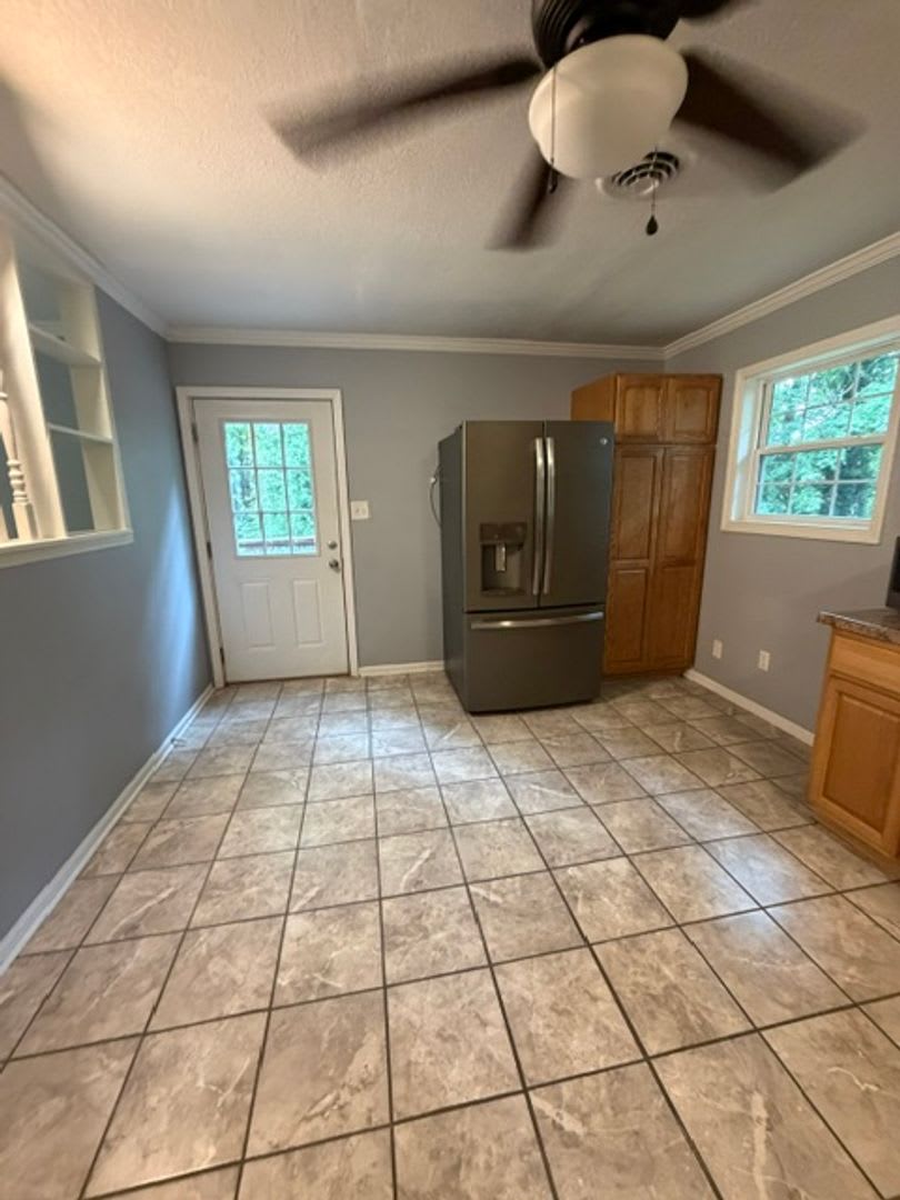 3 Bedroom 2 Bathroom Ranch Style Home With Full Finished Basement Lawncare Included Pets Allowed With Pet Fees – photo 5