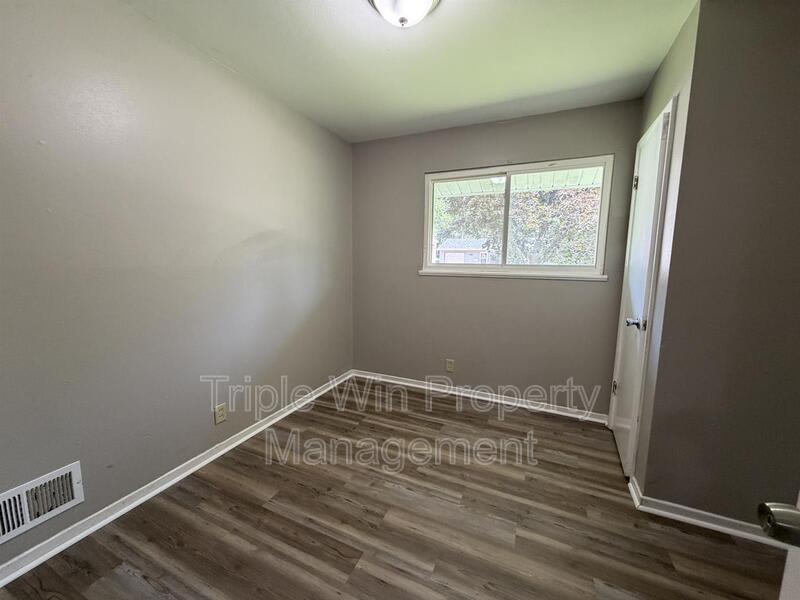 1654 Mowbry Ln – photo 5