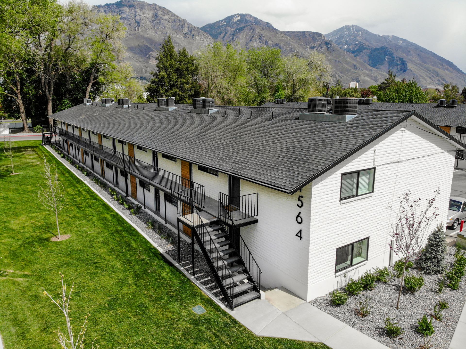Fully furnished! 2-Bedroom Apartment, Steps from the Provo River Trail! – photo 4