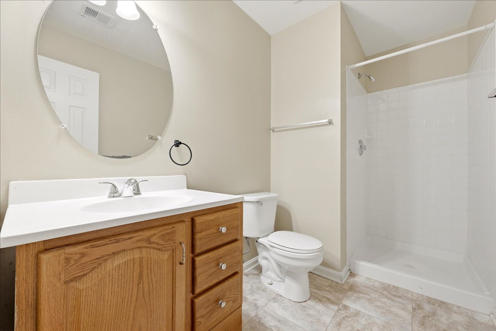 Fantastic Townhome in Sterling! – photo 4