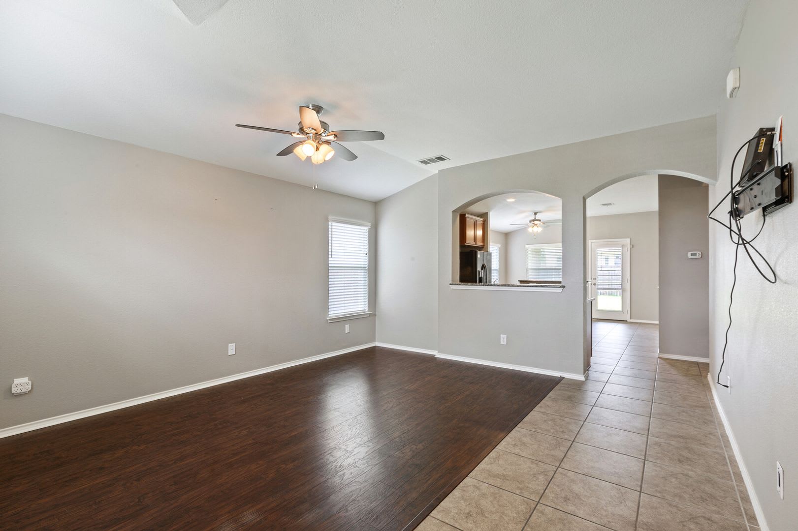 Clean well kept property! – photo 4