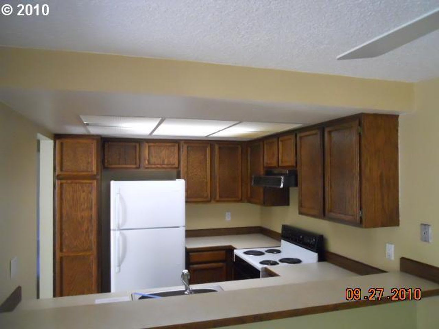 Mountain Park 2 Bedroom Condo With Spacious Kitchen Private Deck Pool Community Amenities – photo 4