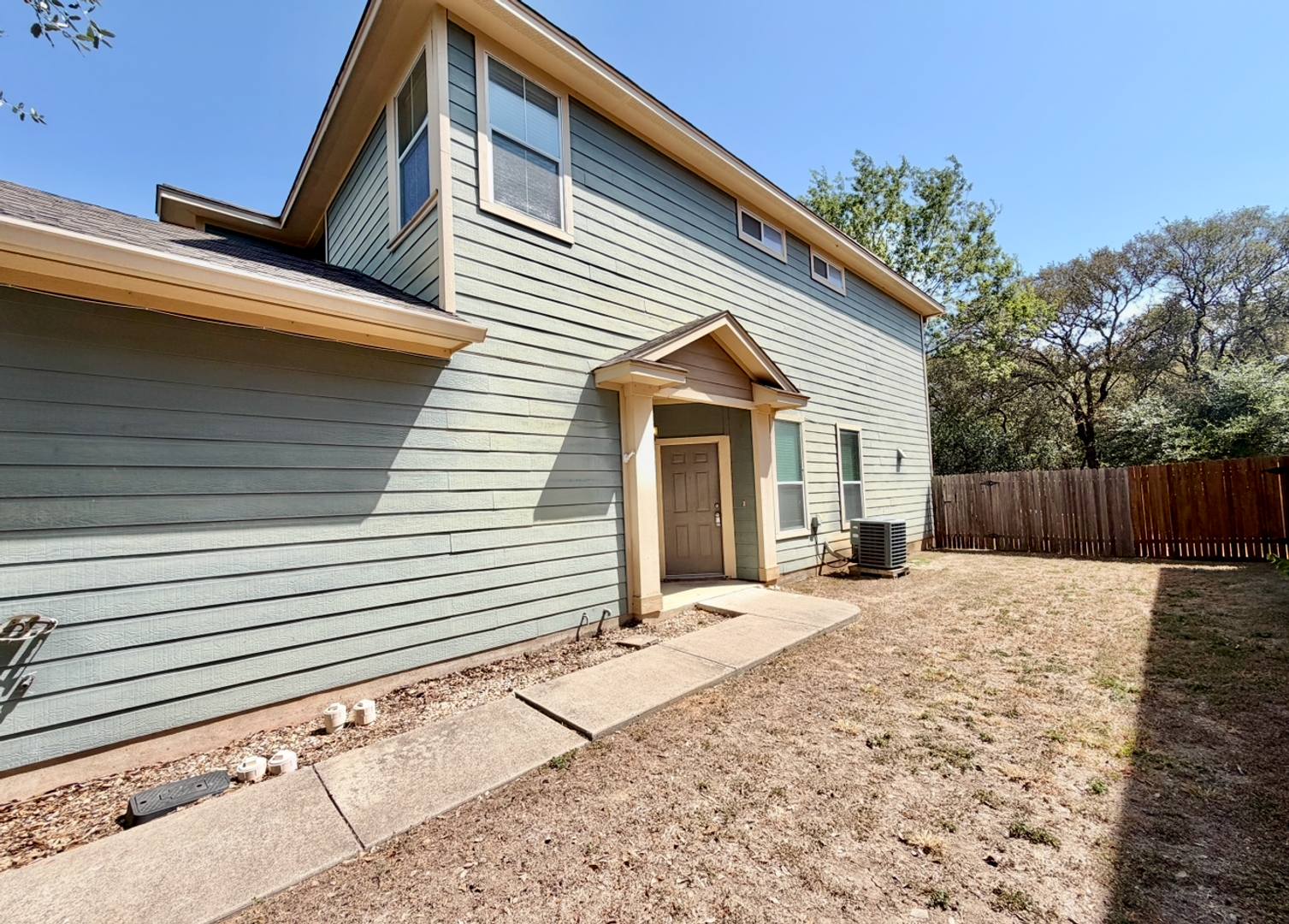 Austin Duplex Available for lease – photo 2