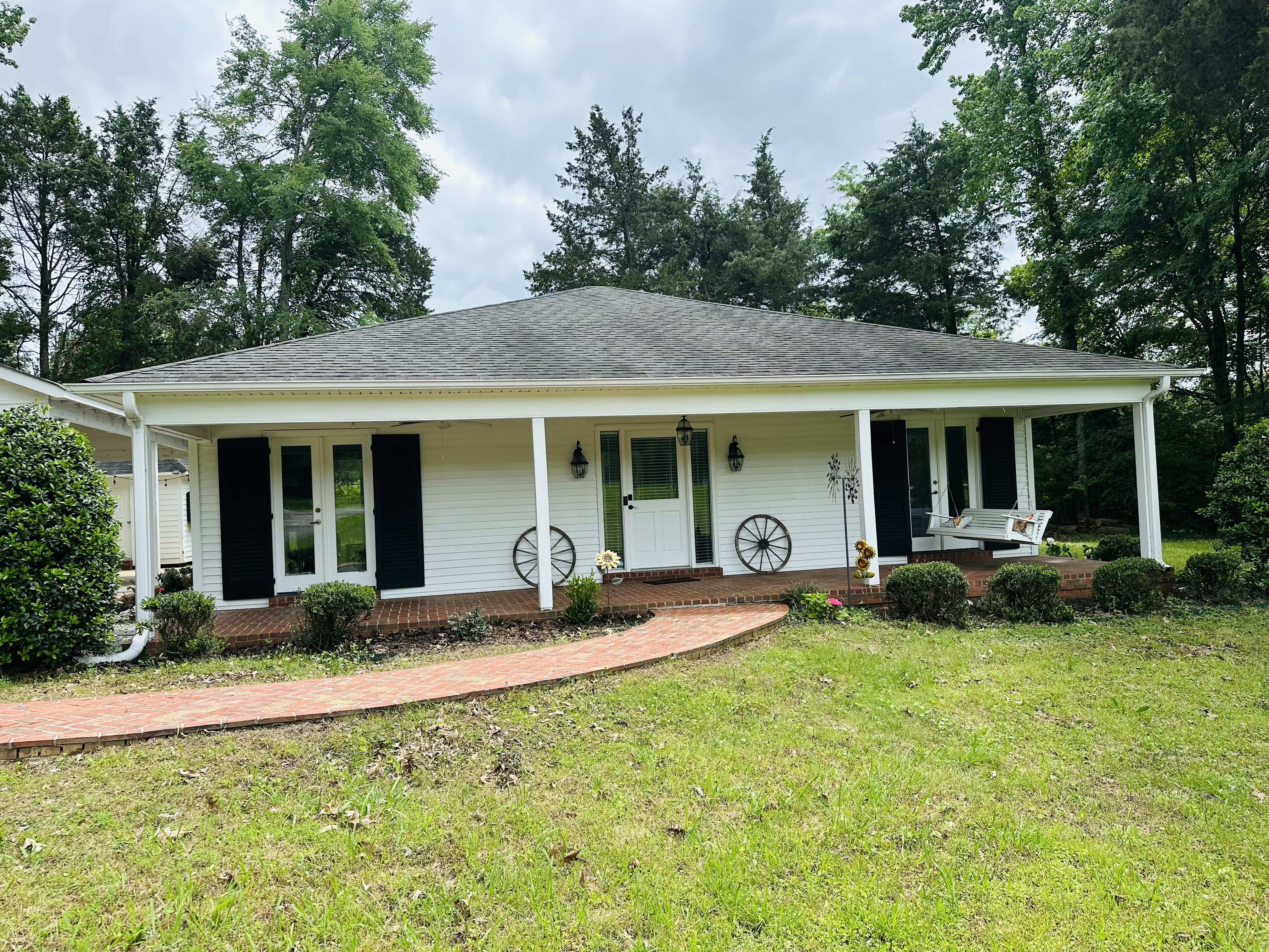 11887 E Holmes Rd – photo 1