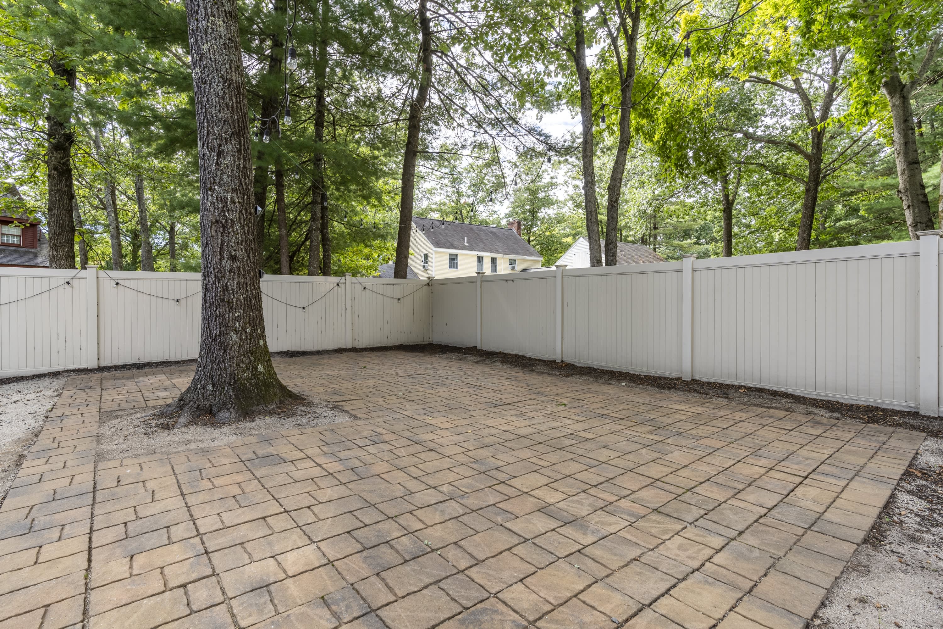 13 Andrew Avenue – photo 4