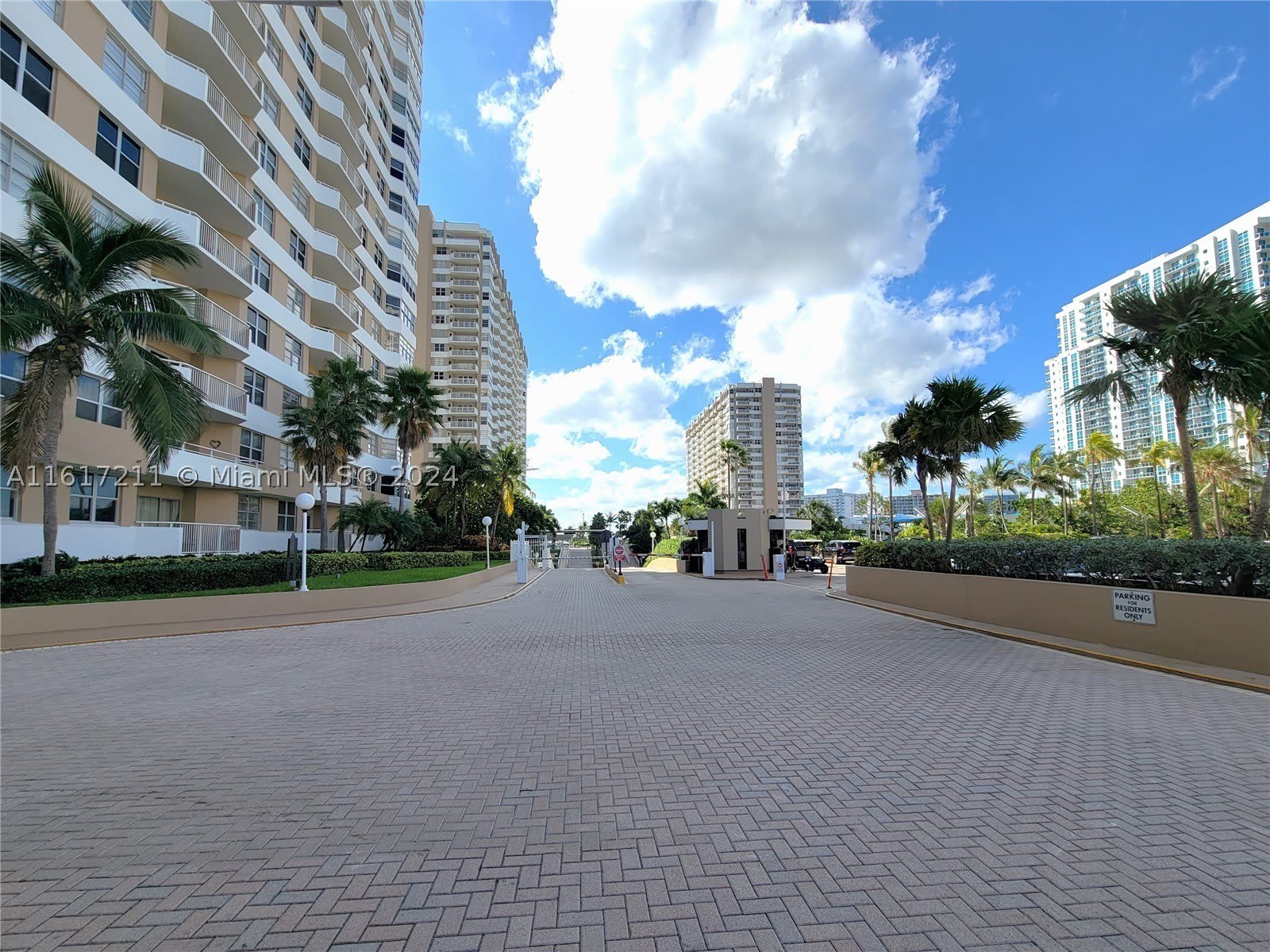 1980 S Ocean Dr – photo 4