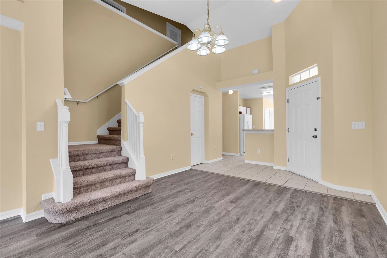 Spacious 3 Bedroom Townhome Riverview – photo 3