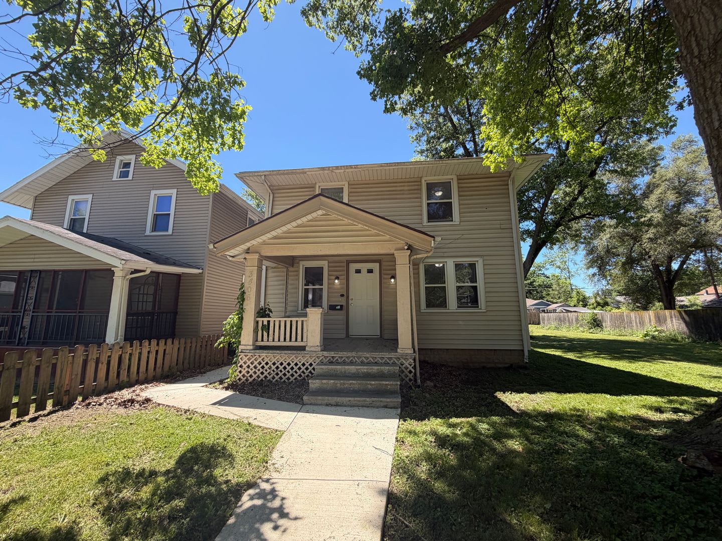 3406 Robinwood Dr Great Three Bedroom Home With Central Air – photo 1