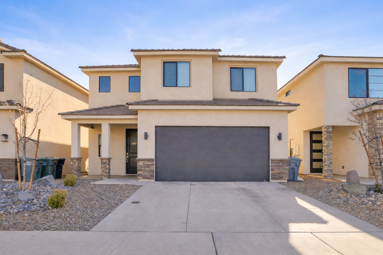 4 Bed Stand Alone Home 6 Month Lease – photo 2