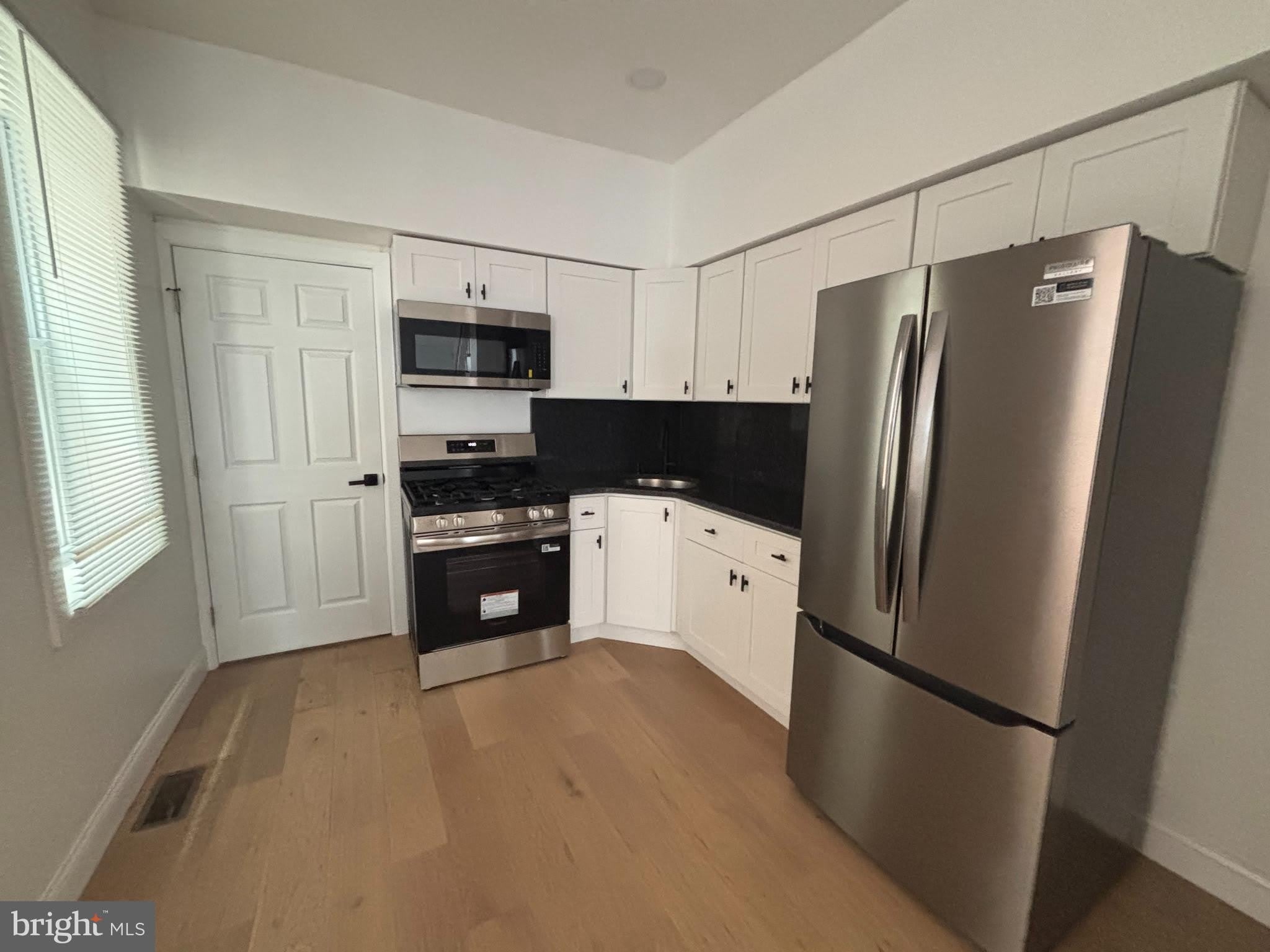 2070 E LIPPINCOTT Street – photo 3