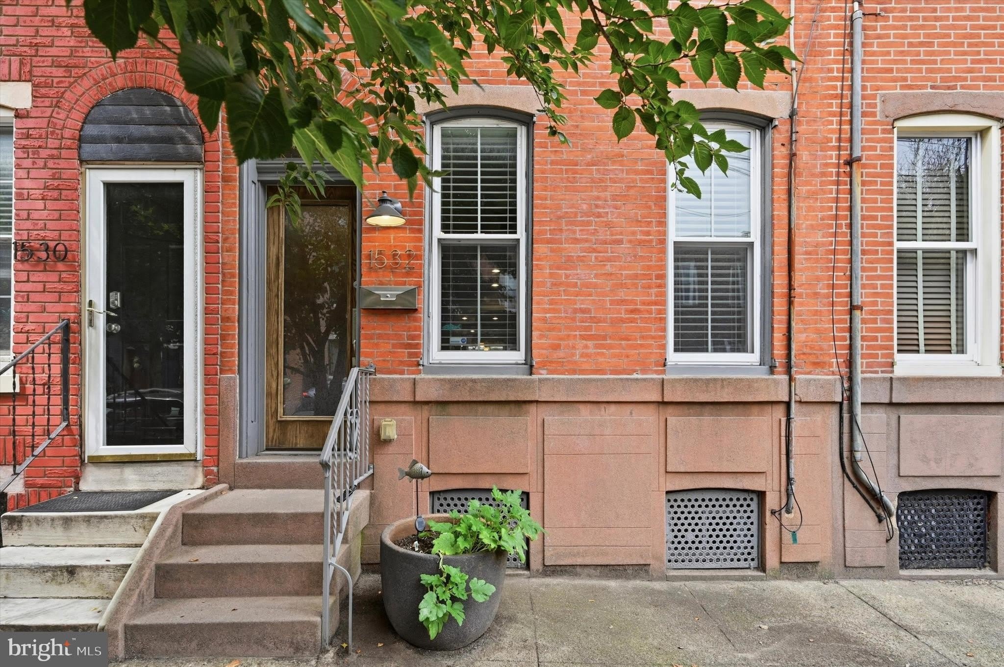 1532 E BERKS Street – photo 2
