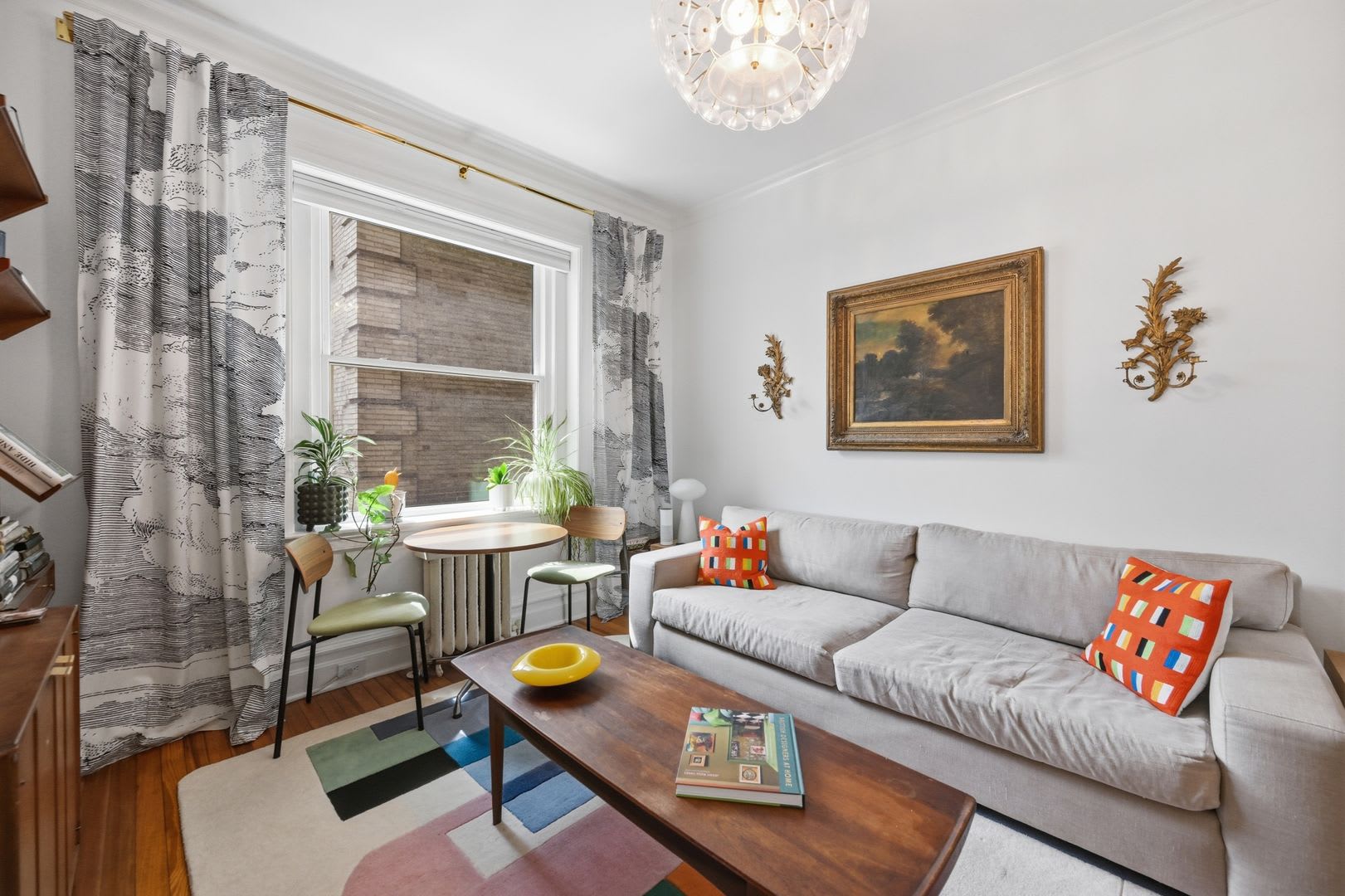Stunning Designer Renovated One Bedroom In Prime Kalorama – photo 3