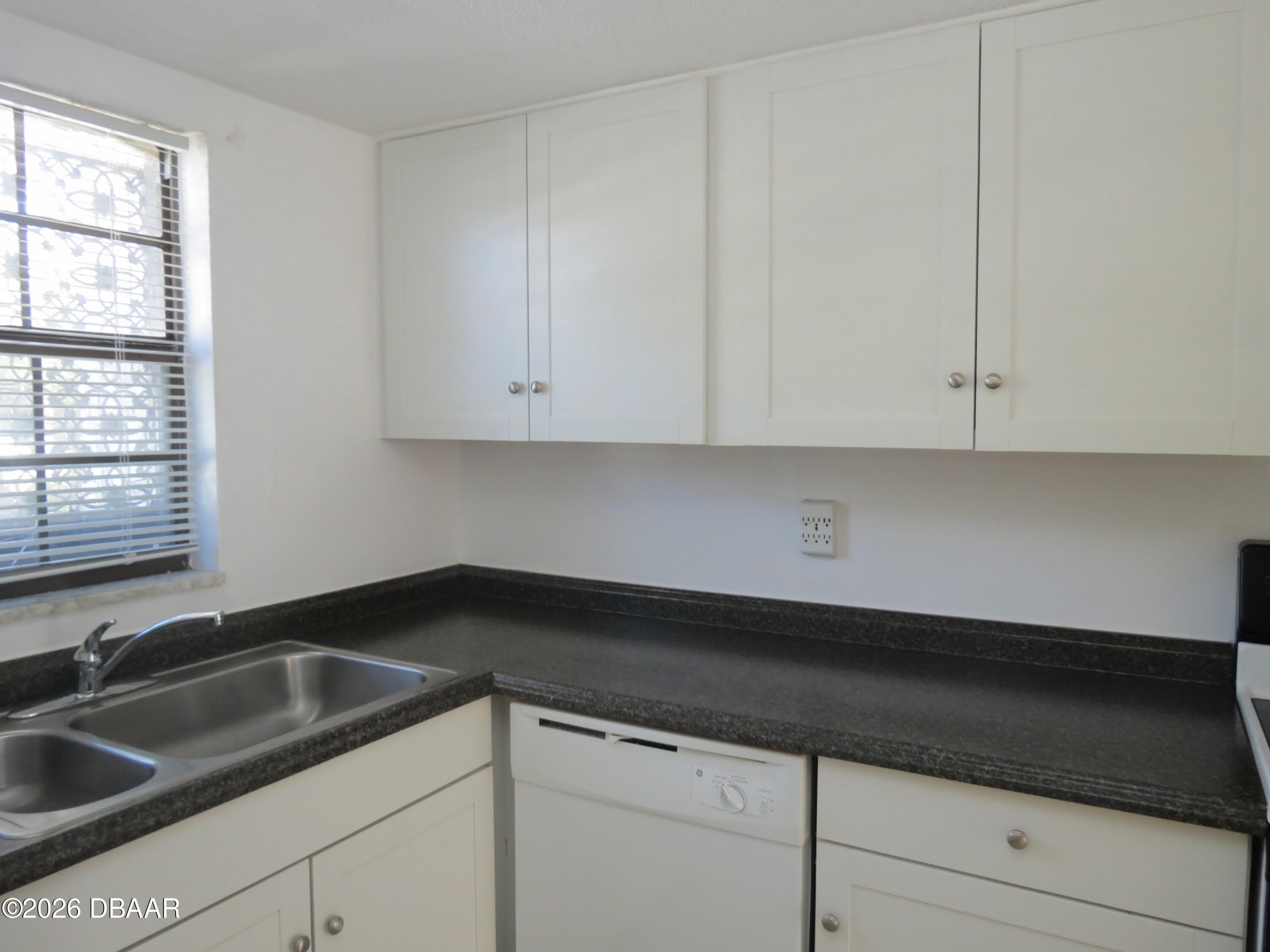 625 N Halifax Avenue – photo 5
