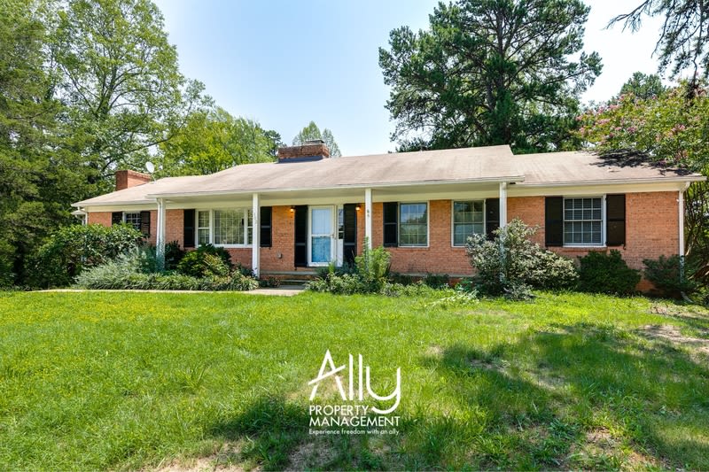 102 Lancaster Court – photo 4