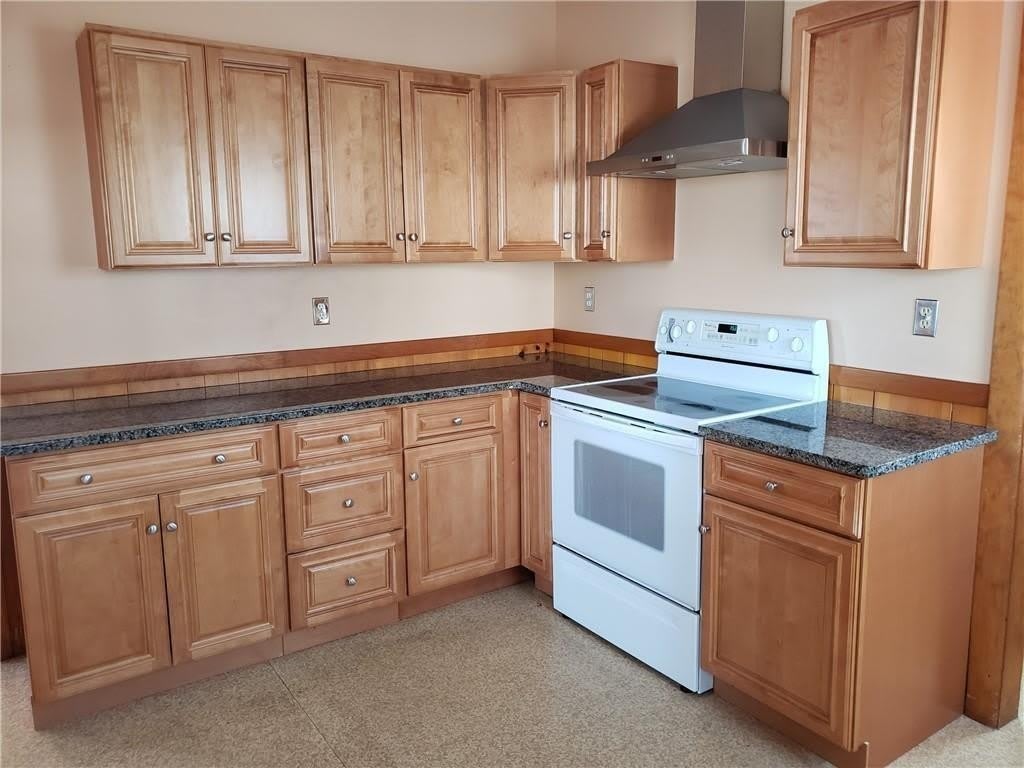 40 E Barrows Street – photo 2