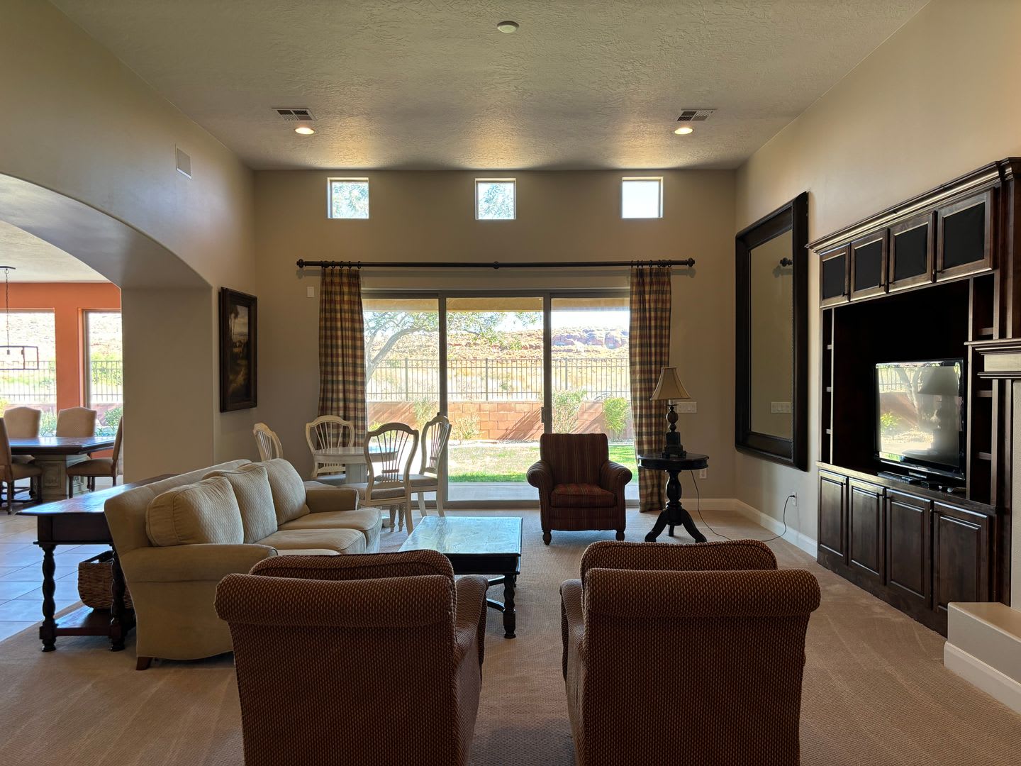 Short term lease! Coral Canyon on Golf Course with POOL- FURNISHED & PARTIALLY FURISNHED OPTION – photo 4