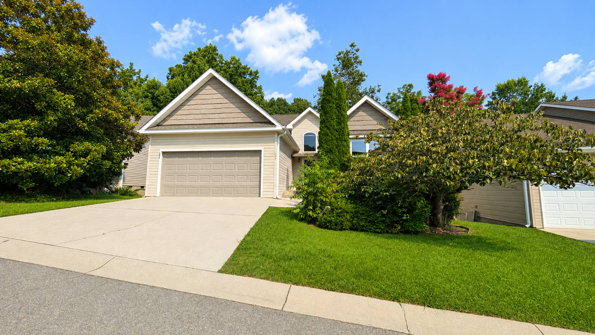 Swannanoa Rental! – photo 3