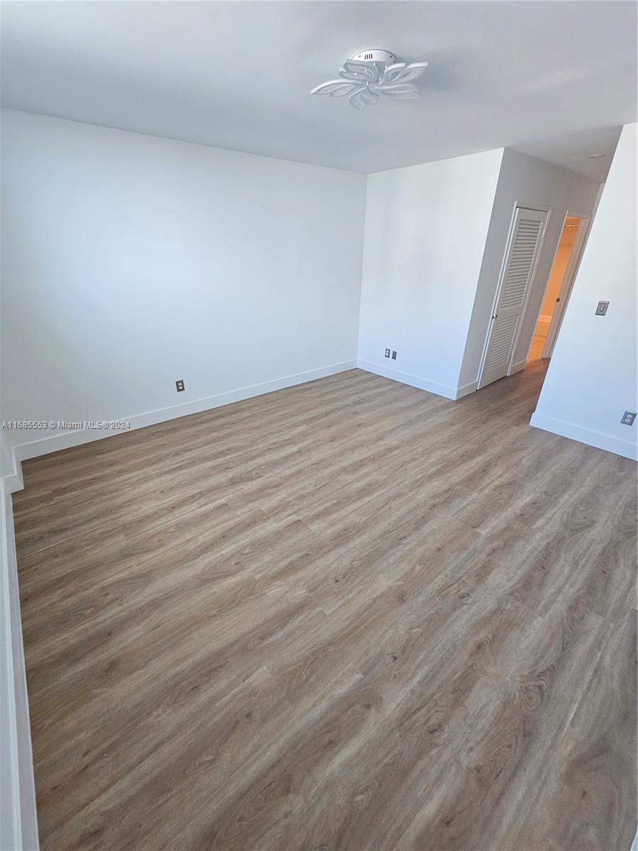 19380 Collins Ave – photo 4