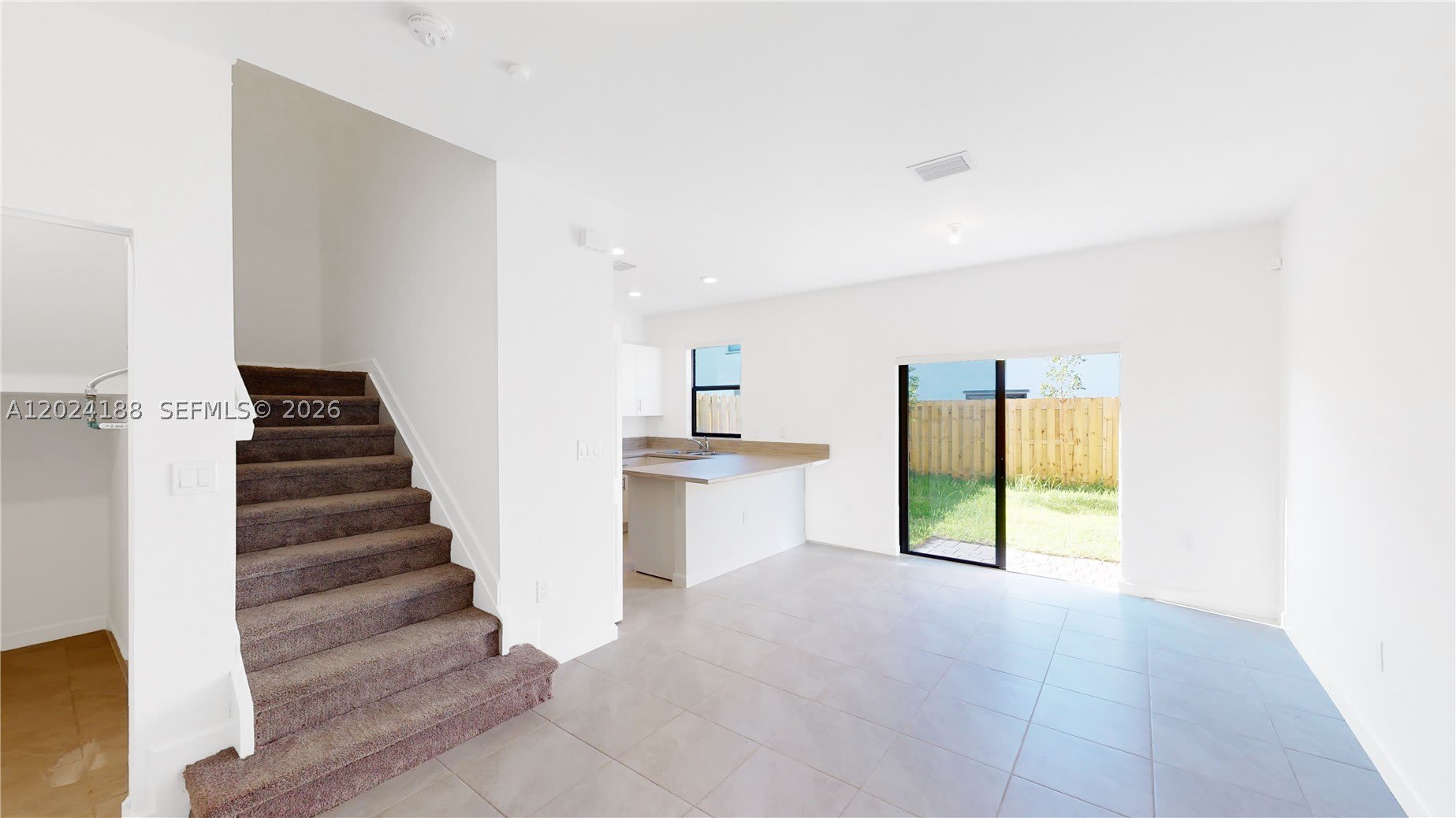 11815 SW 246 TER – photo 4