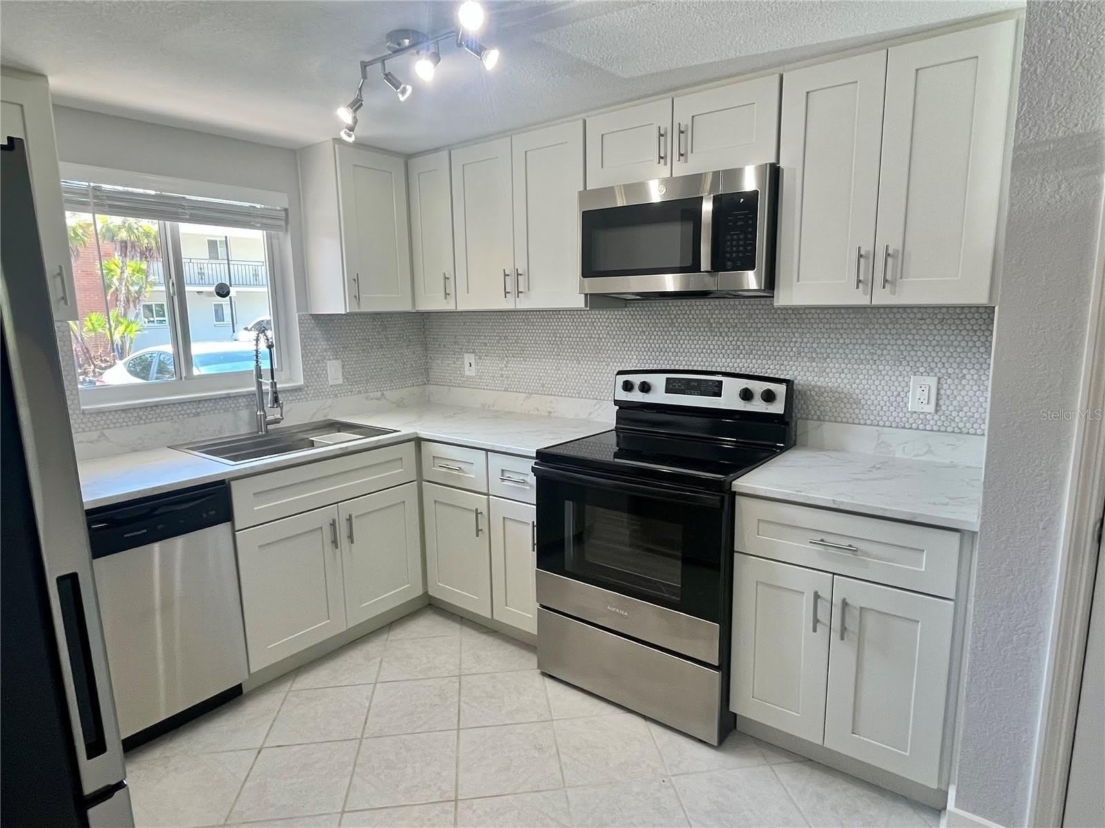 4550 OVERLOOK Drive NE – photo 2