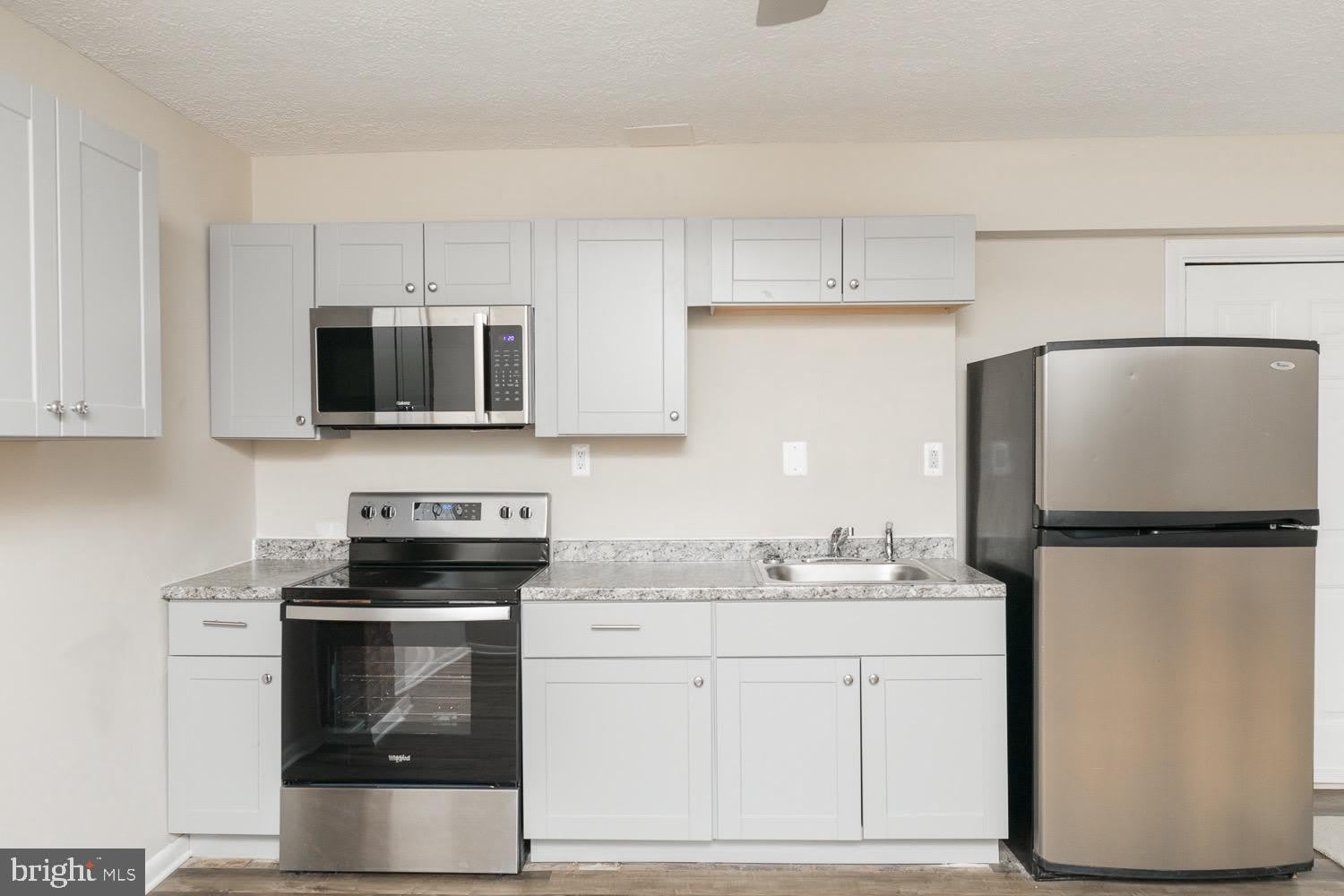 300 NATIONAL Avenue – photo 3