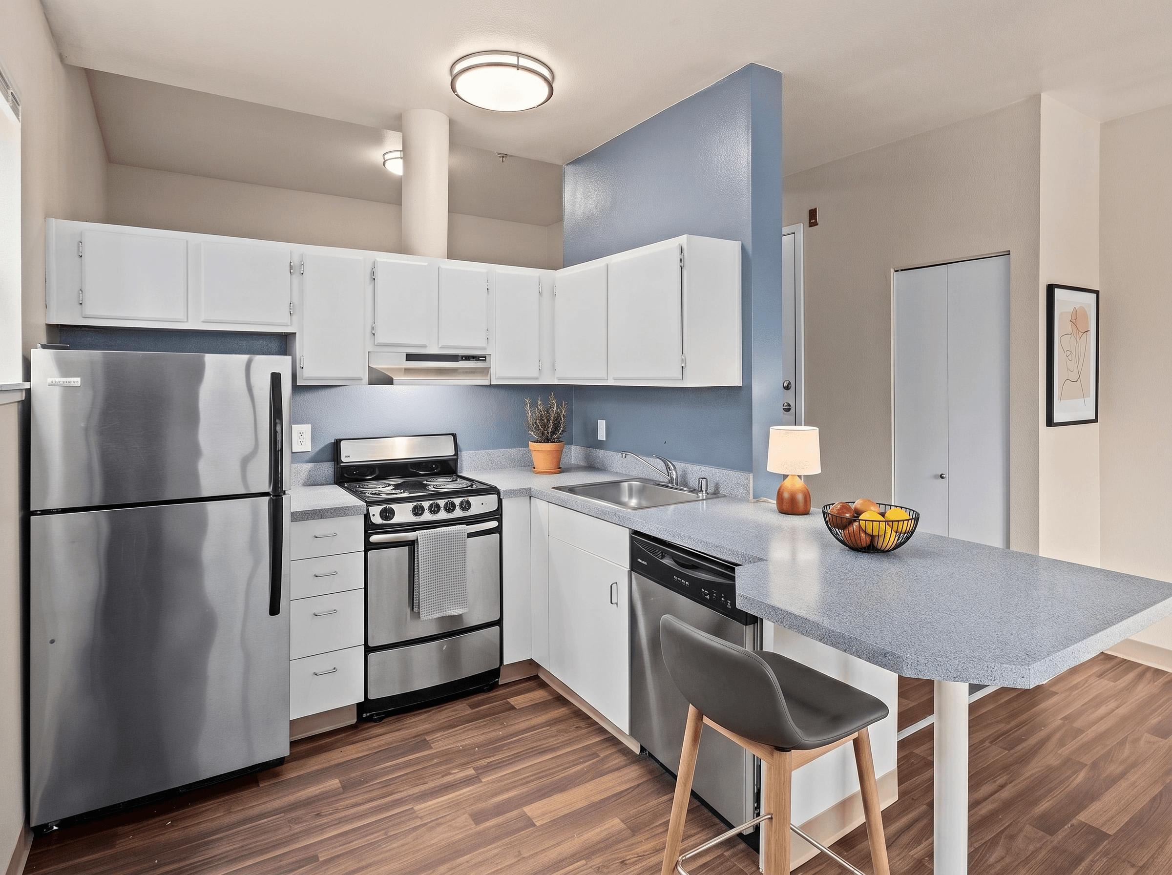 Ellis Court Apartments – photo 1