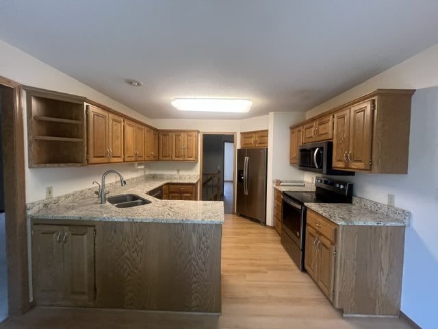 653 Parkwood Cir – photo 5