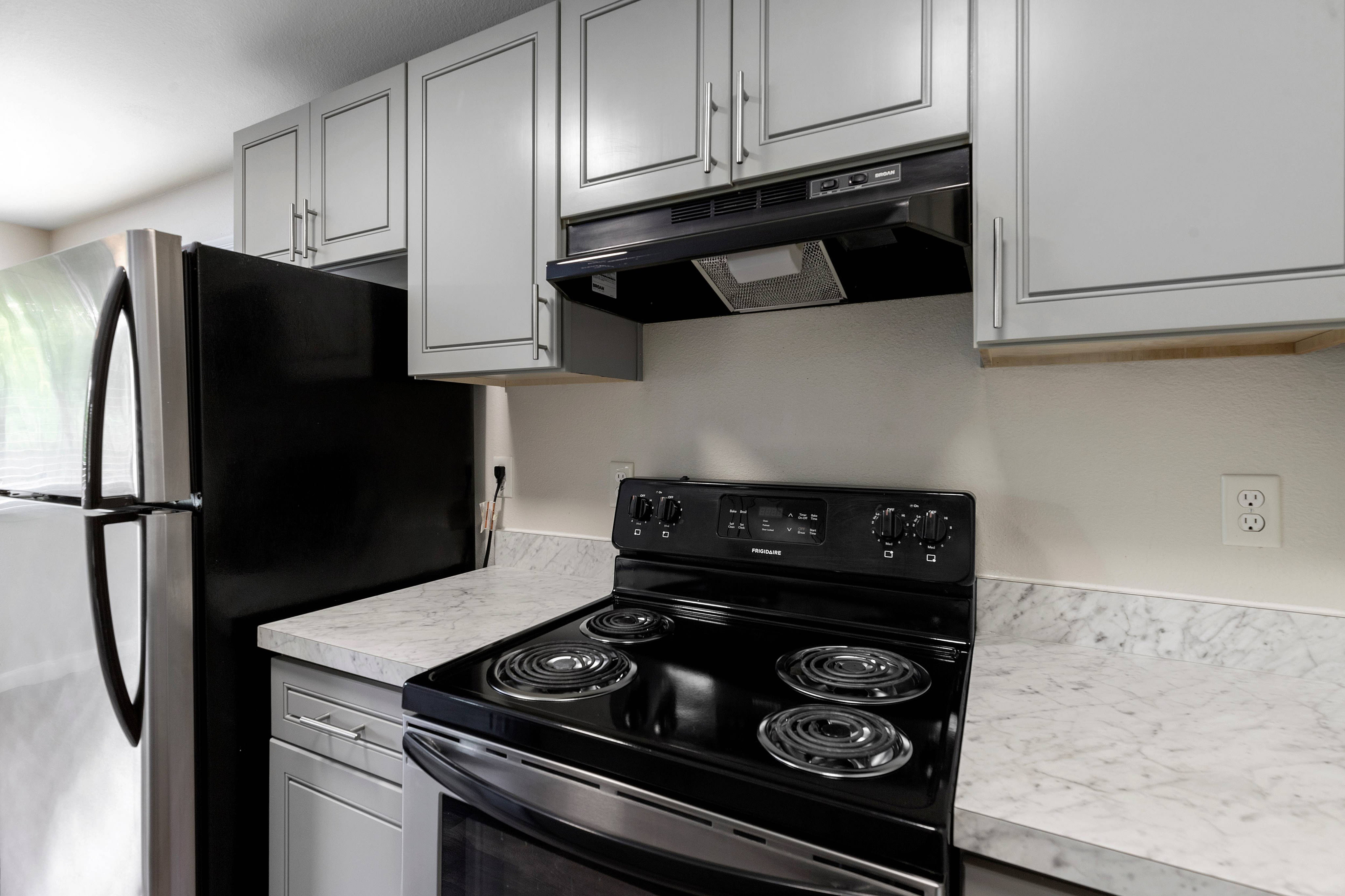 Swiss Gables Apartments – photo 1