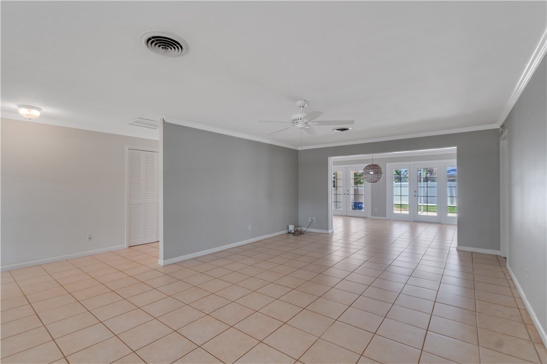 525 Iris Lane – photo 2