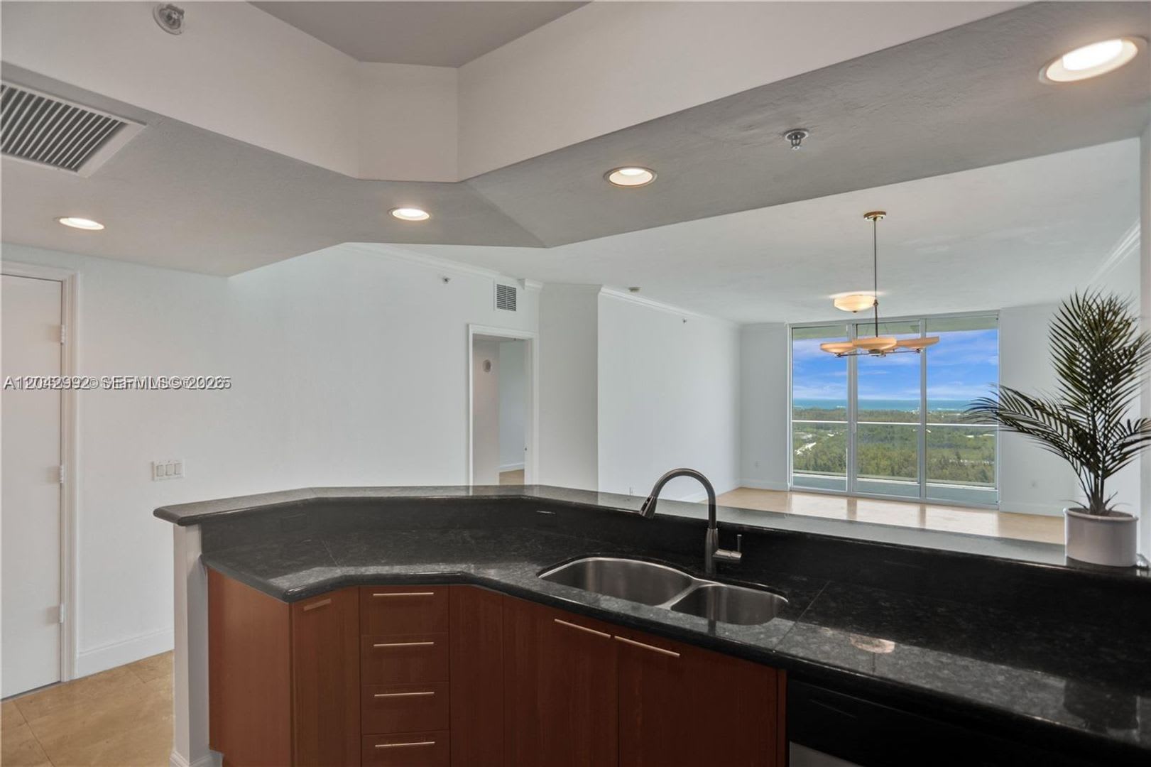 15051 Royal Oaks Lane 2603, North Miami, FL 33181 – photo 3