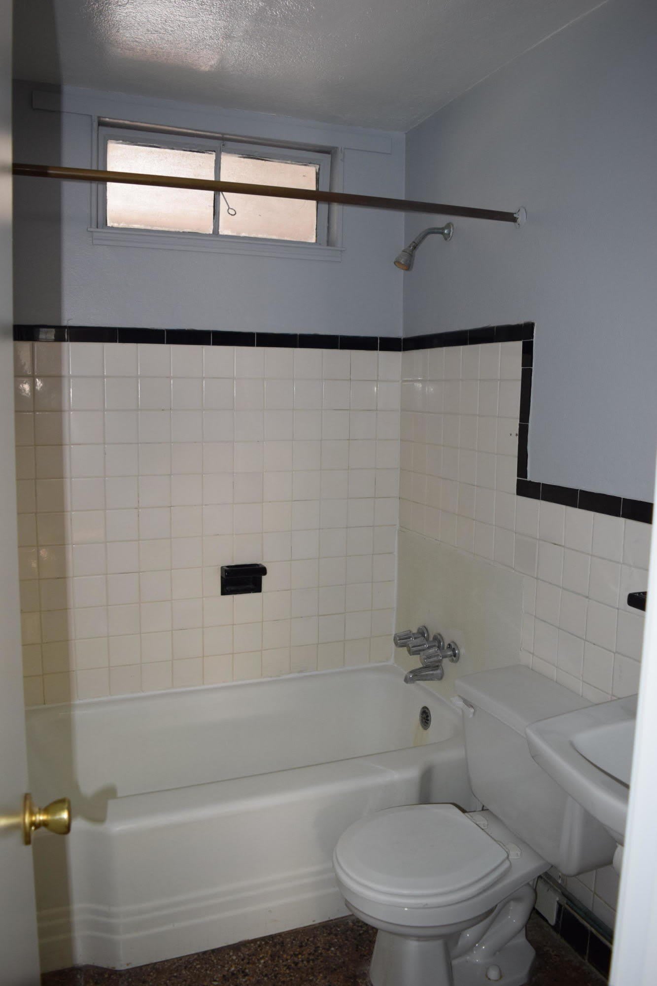 165 N May Street – photo 4