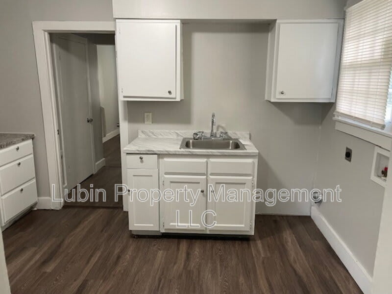 781 David St – photo 3