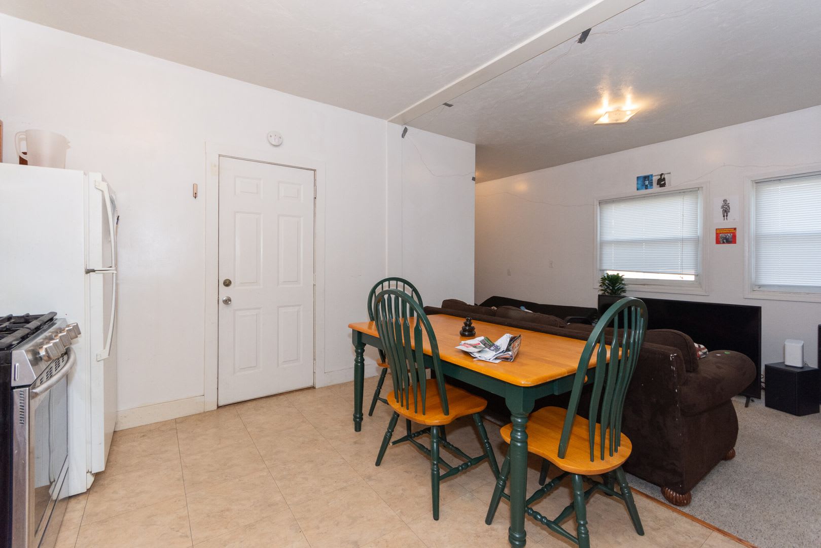 Huge, sunny 3 bed near BU and the Green Line! – photo 2