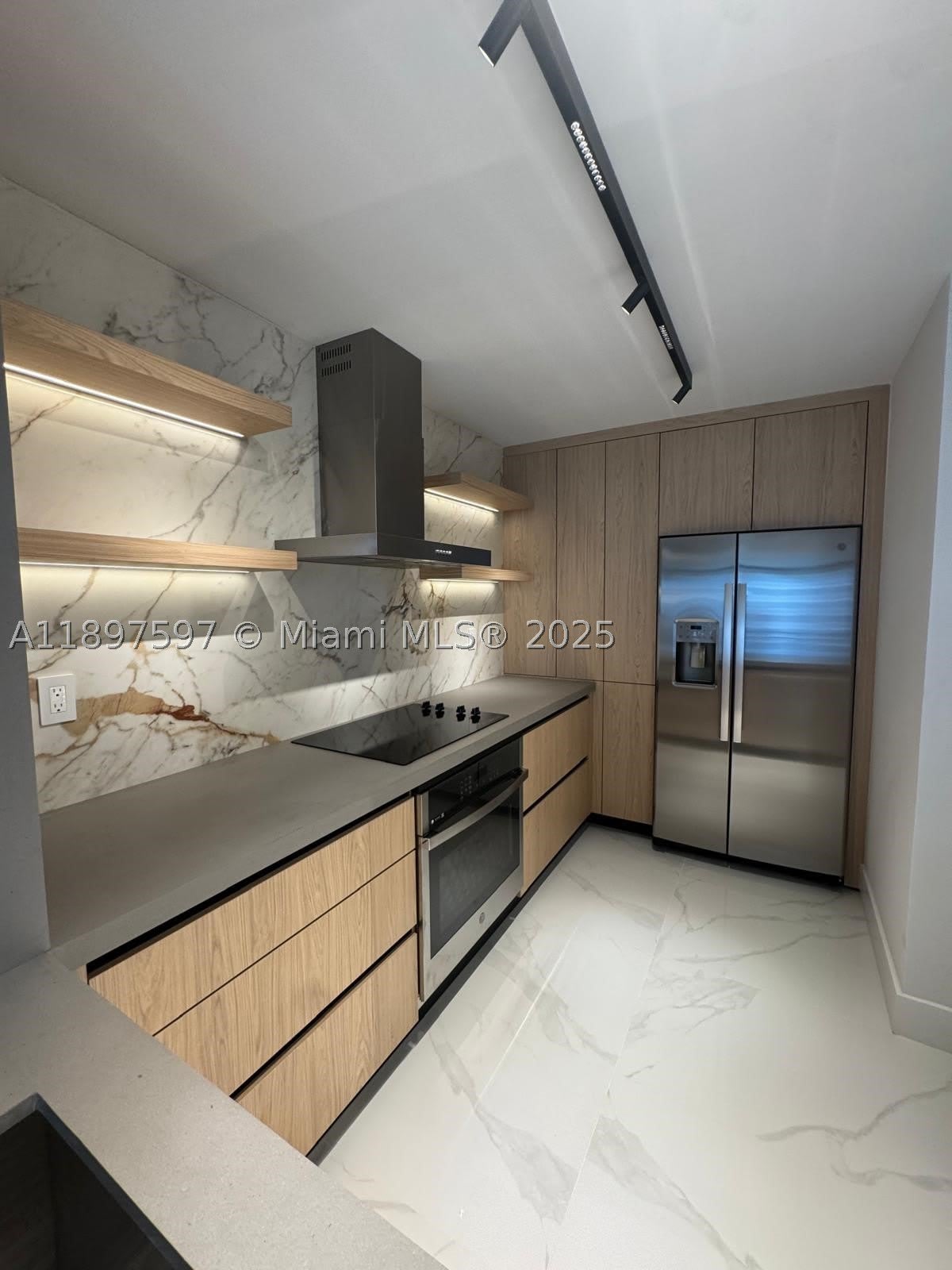 800 N Miami Ave – photo 2