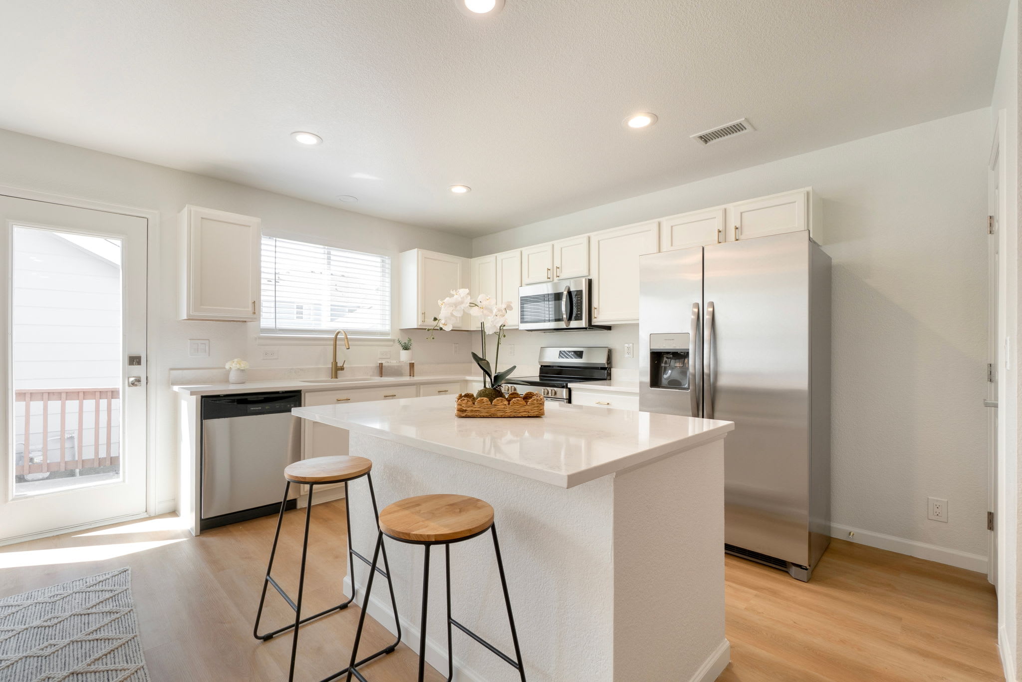 5761 Ceylon Street – photo 1