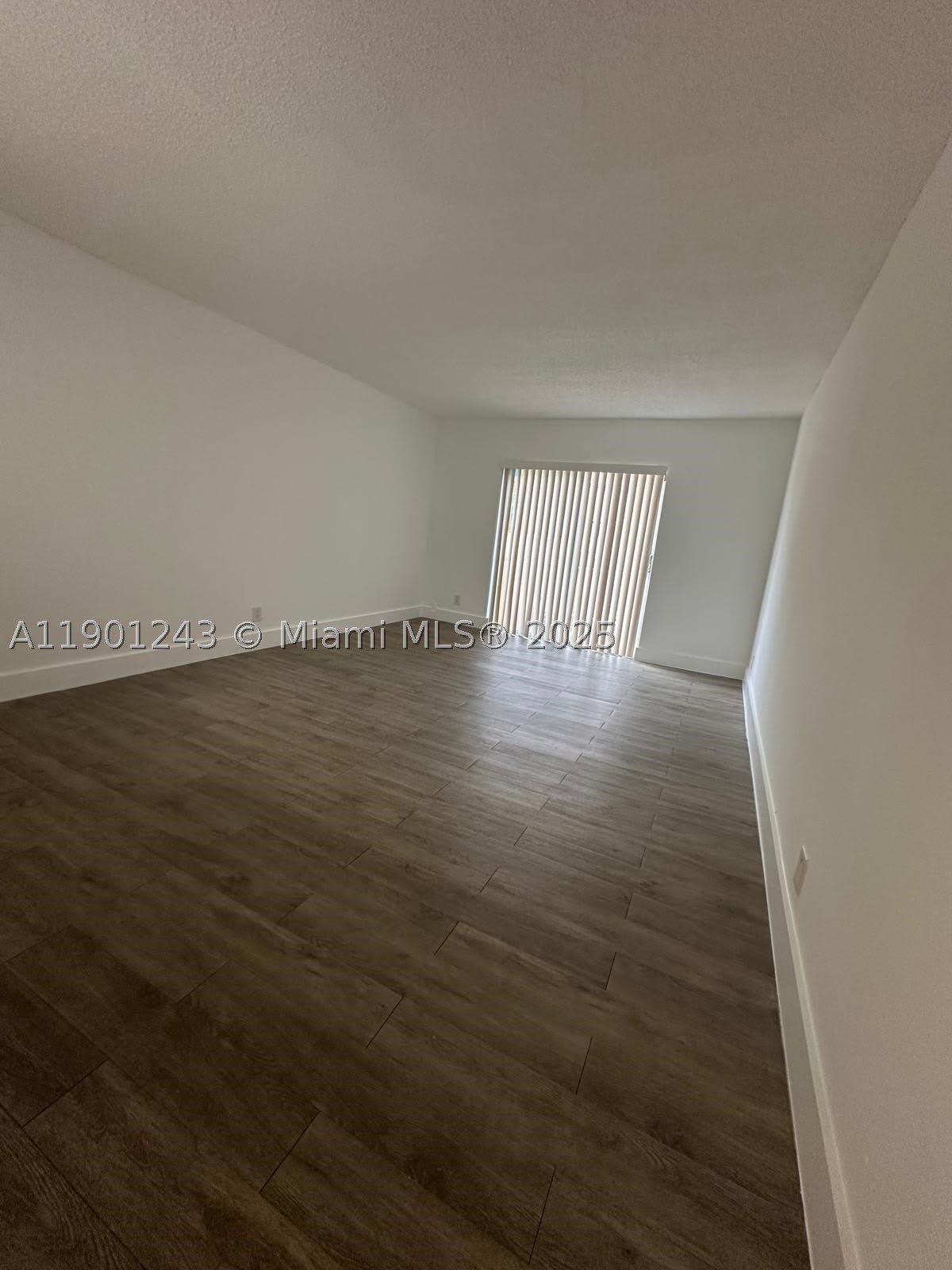 18101 NW 68th Ave – photo 2
