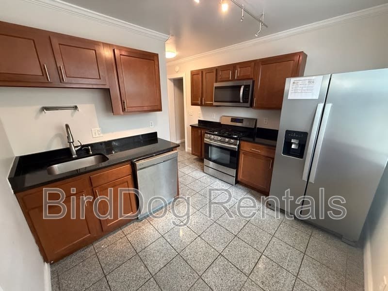 215 East 14th Avenue – photo 3