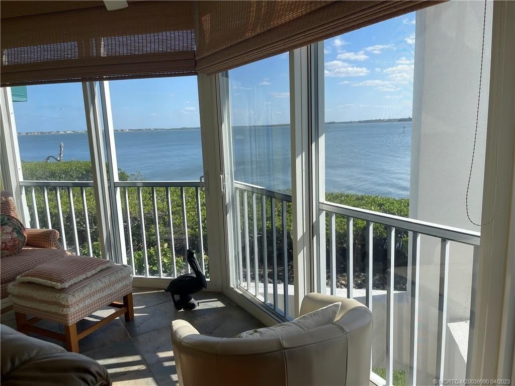 144 Ne Edgewater Drive – photo 3