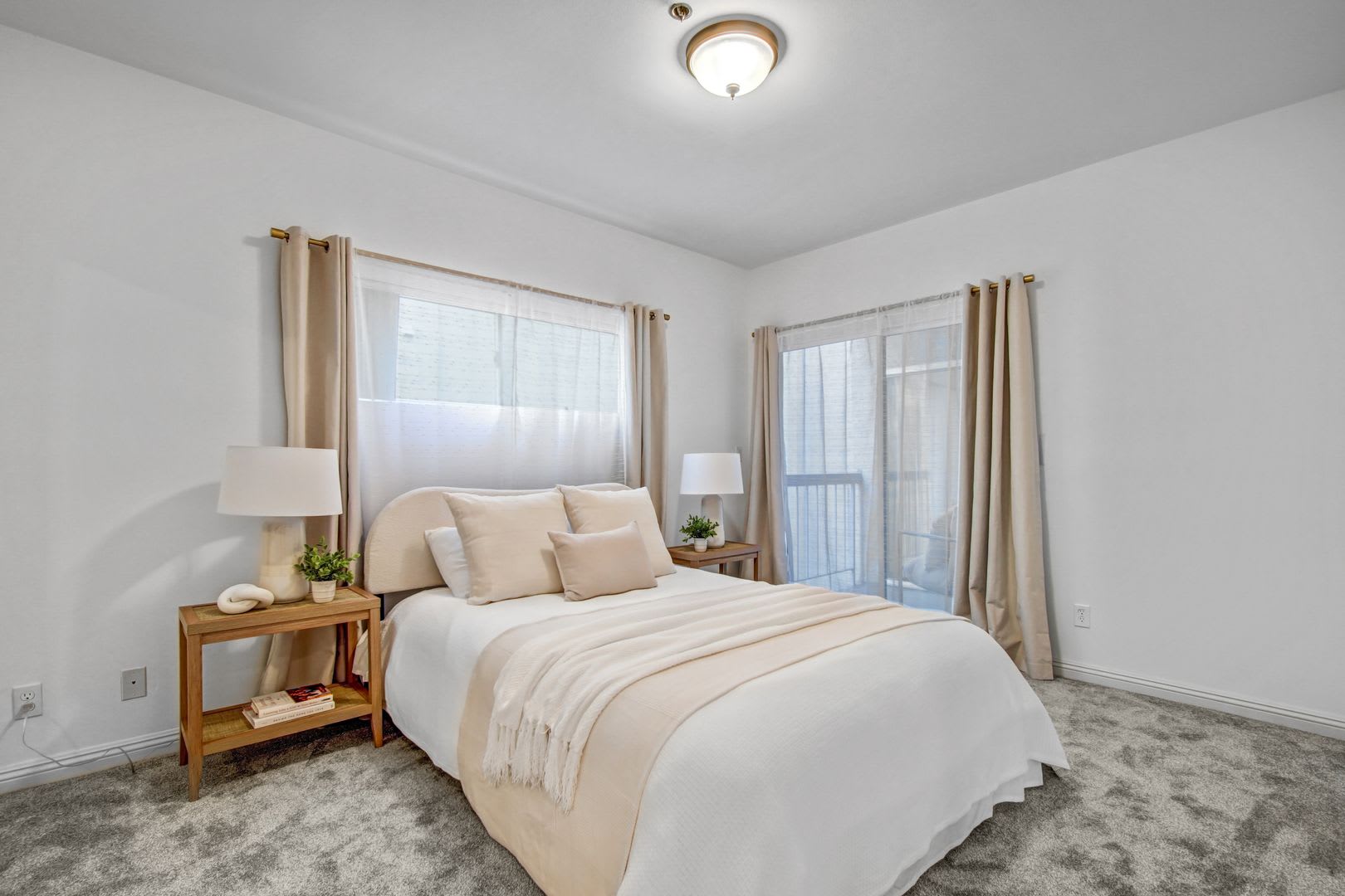 Prime Westwood Location! – photo 5