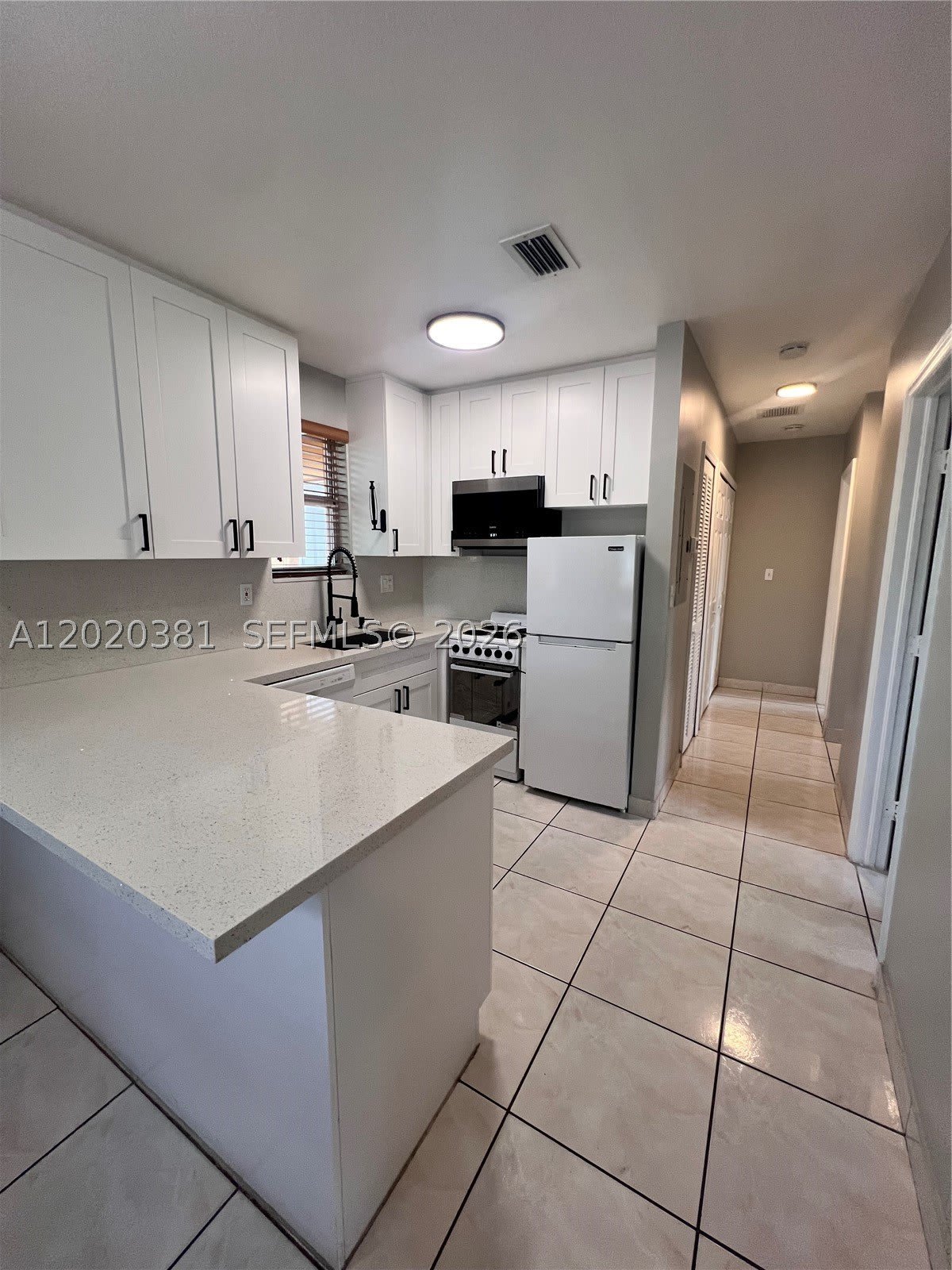 16940 SW 94th Ave – photo 4
