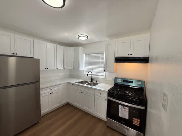 219 W. 53rd St. – photo 5
