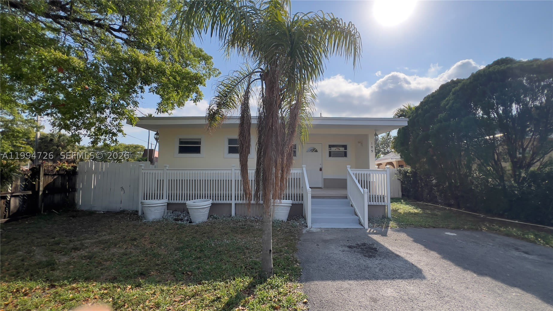 109 Sw 1St Ave – photo 2