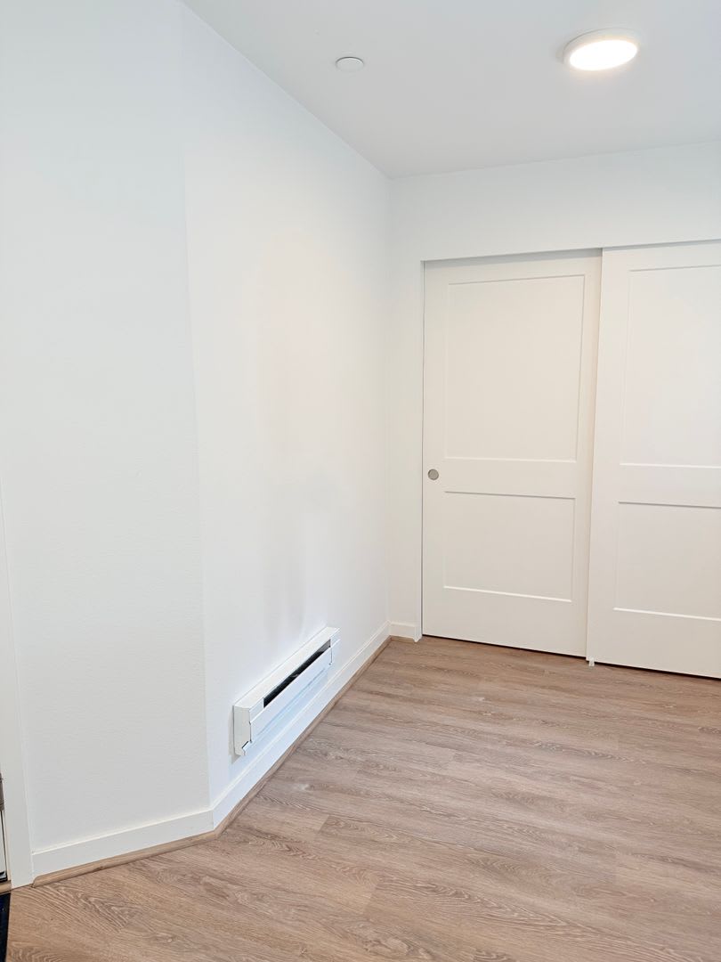 Modern Bellevue Townhome with Private Top-Floor Loft Suite & Rooftop Deck – photo 2
