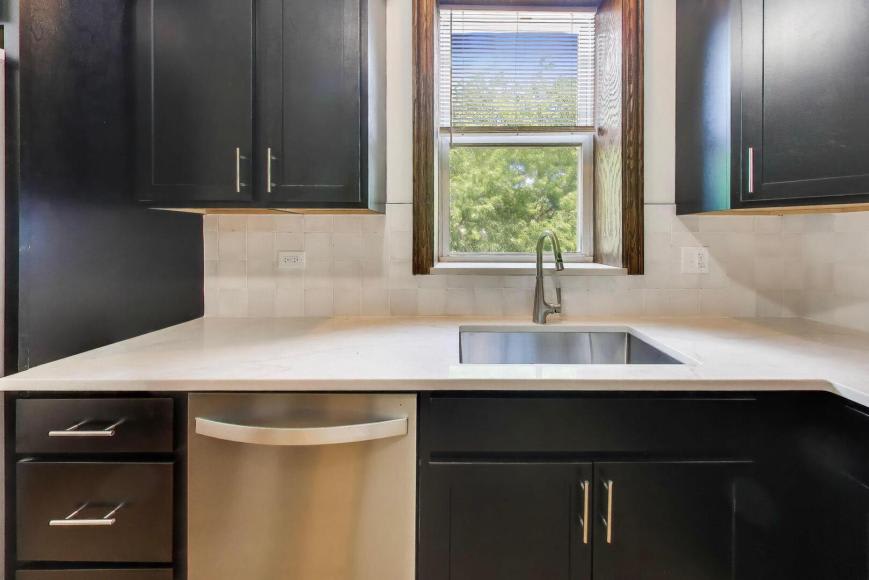858 North Wolcott Ave. – photo 4