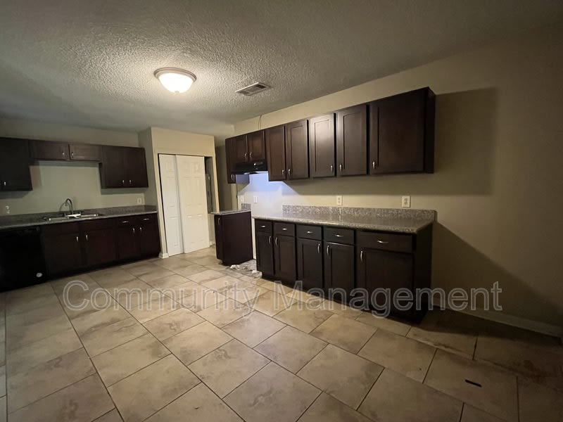16813 Vermillion Dr – photo 2