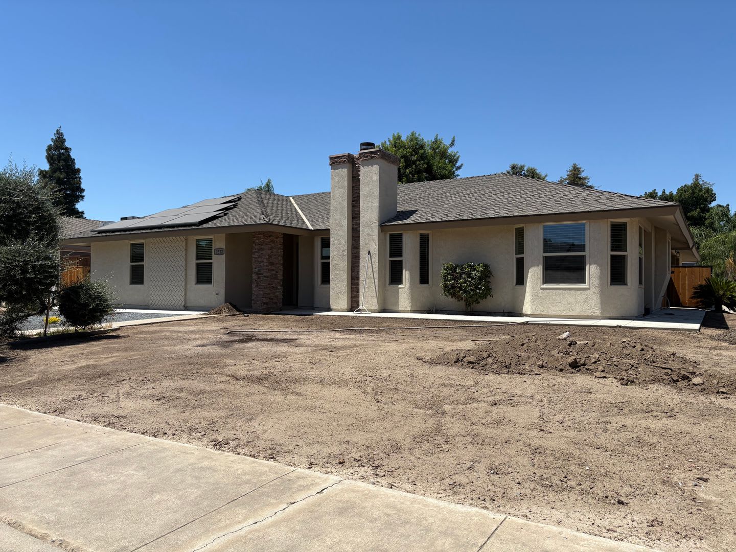 Updated SE Visalia Corner Lot Home Rent Ready! – photo 2