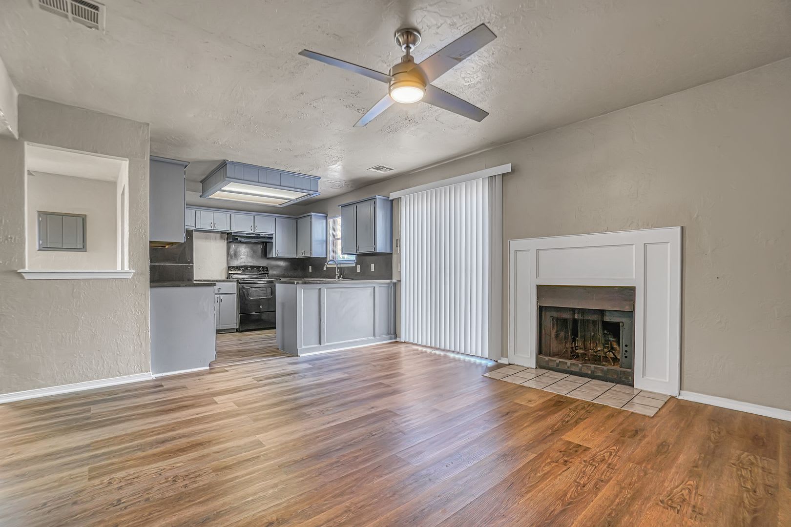 Beautiful 3 Bedroom 2 5 Bath Townhome – photo 1