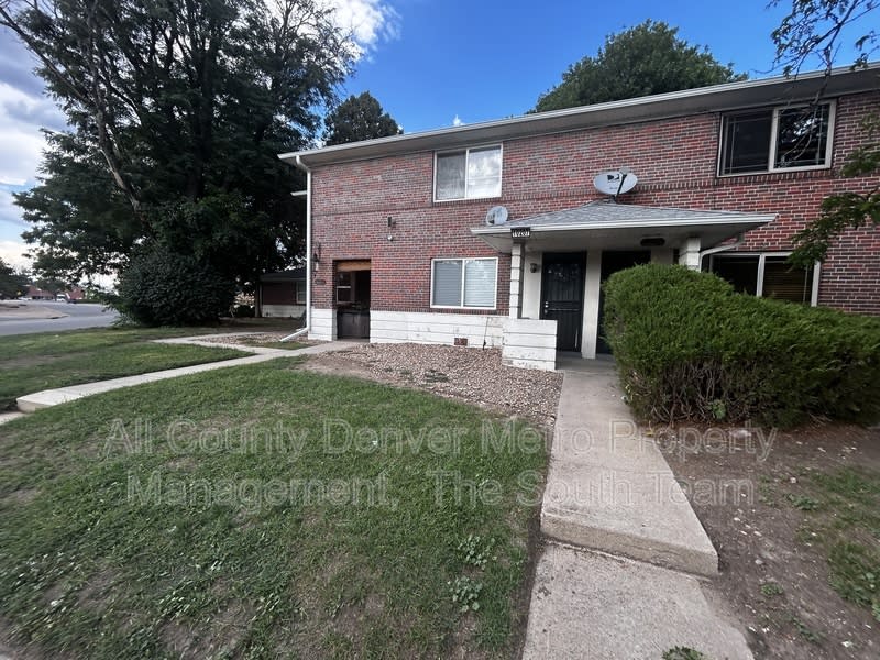 10207 E 14Th Ave – photo 1