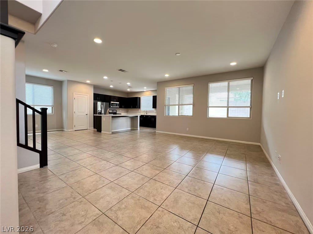 83 Greenpoint View Street – photo 3