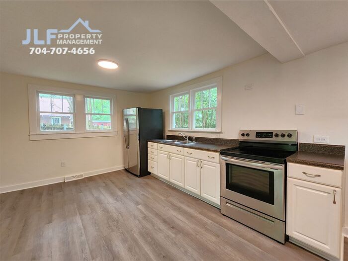 650 Harris Street Northwest – photo 5